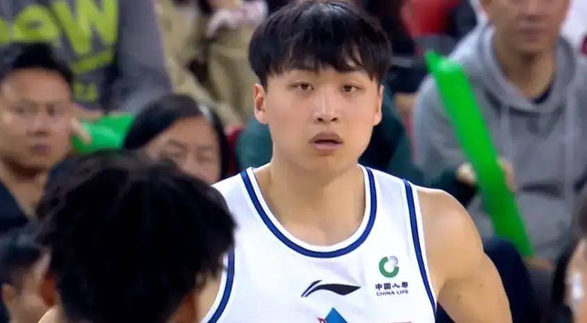 库里手感滚烫，带领新疆男篮险胜广厦男篮，赛后一句话霸气侧漏(新疆男篮退赛原因始末分析)